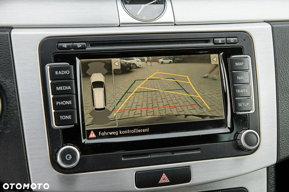 Volkswagen Passat - 21