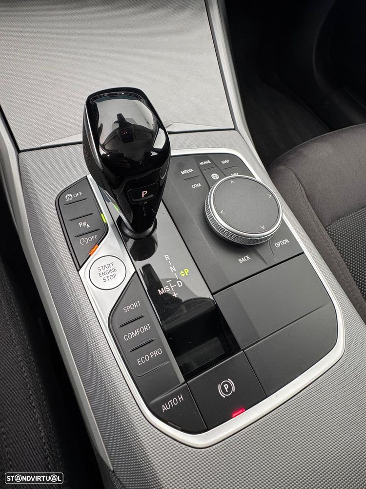 BMW 320 d Auto - 22