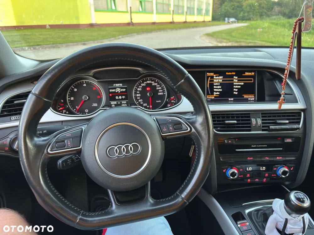 Audi A4 Limousine - 11