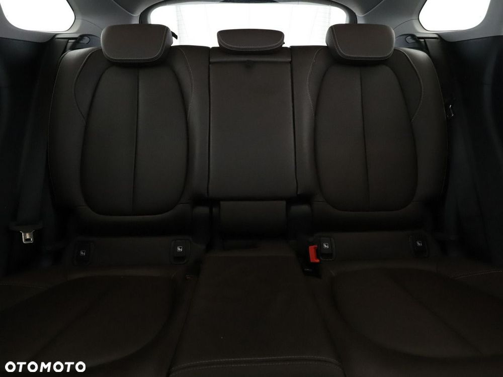 BMW X1 sDrive16d xLine - 19