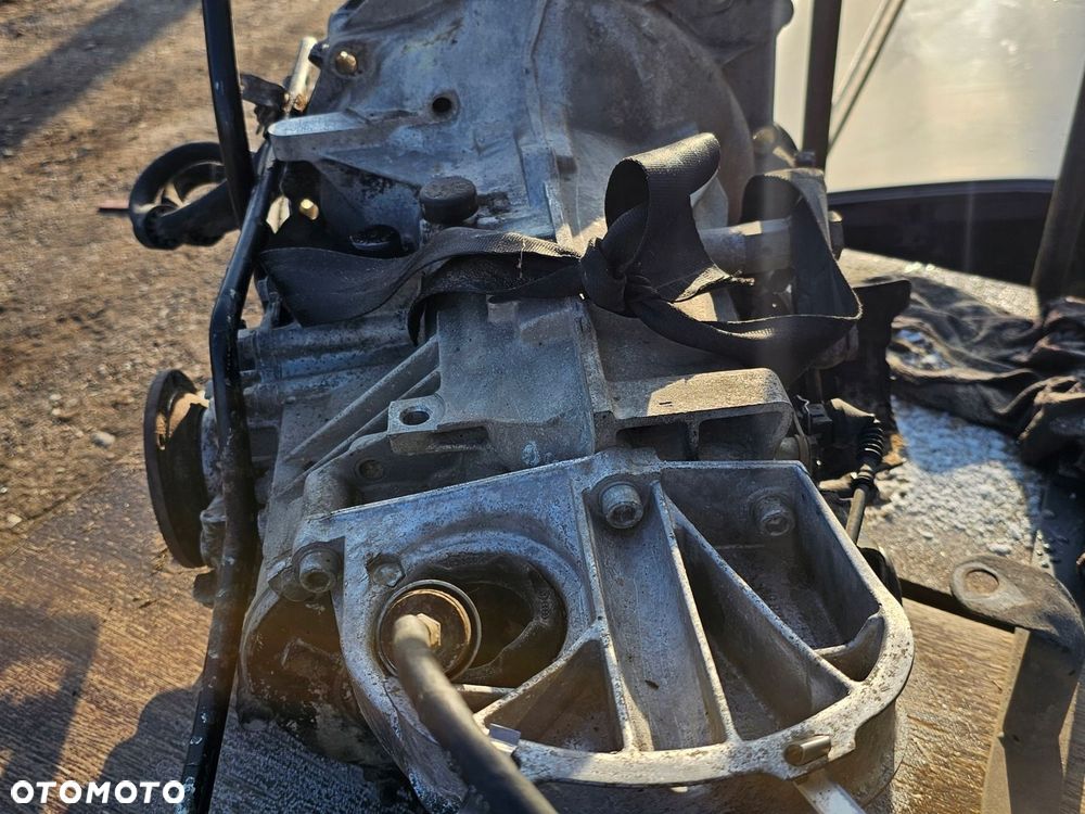 SKRZYNIA BIEGÓW AUDI 80 B4 A4B3 B4 2.0B AUTOMAT CFR - 3