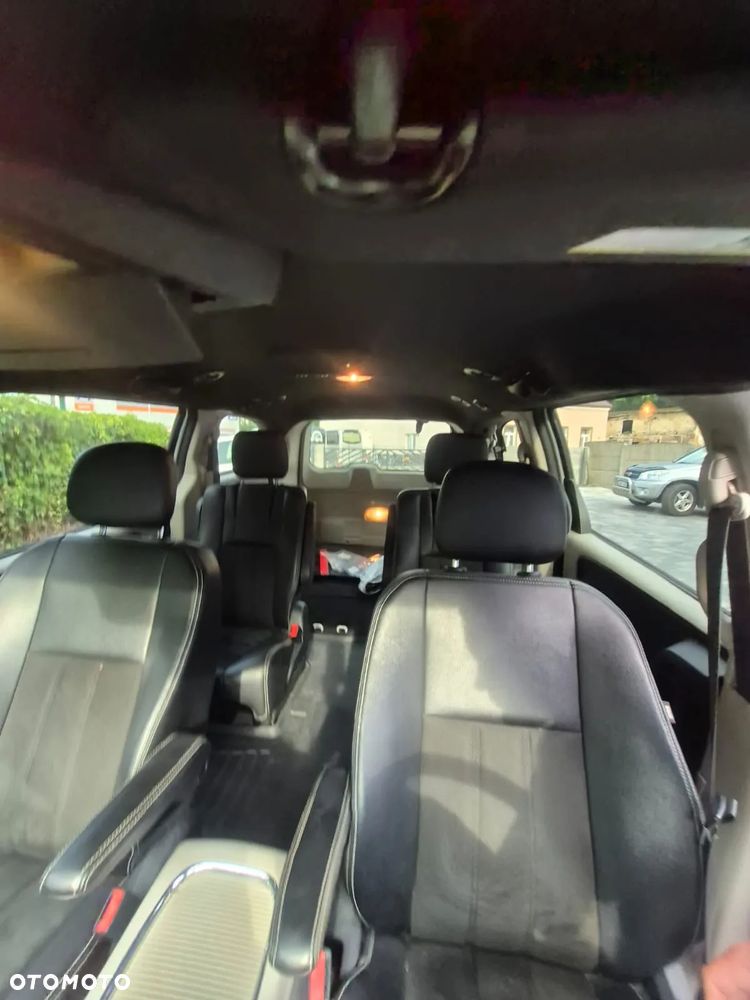 Dodge Grand Caravan - 6