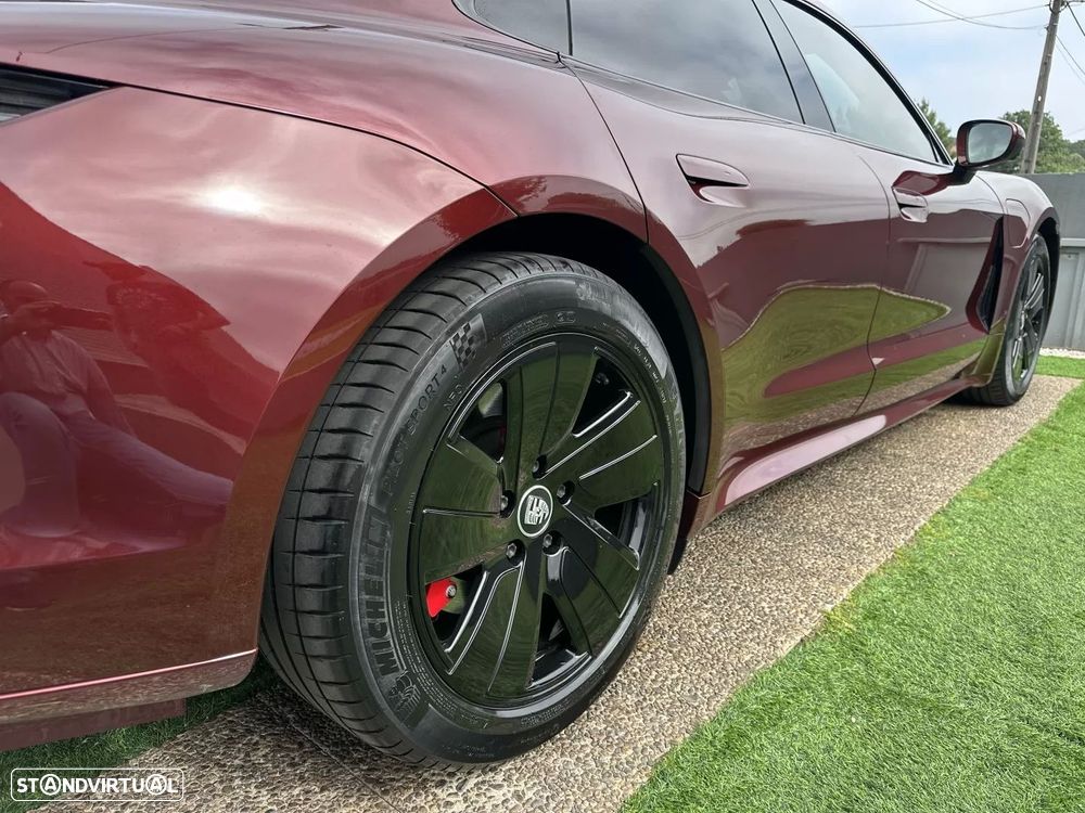 Porsche Taycan 4S - 22