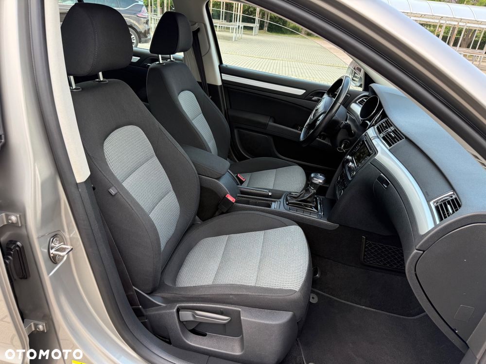 Skoda Superb 2.0 TDI DSG Elegance - 23