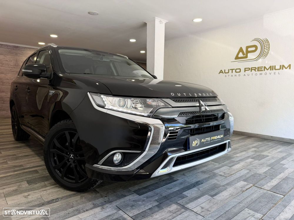 Mitsubishi Outlander 2.4 4WD Diamant - 2