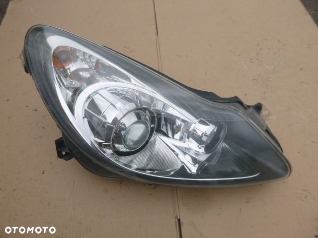 LAMPA PRAWY PRZÓD PRAWA PRZEDNIA OPEL CORSA D 06-11 - 2