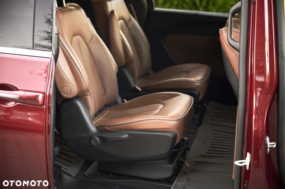 Chrysler Pacifica - 18
