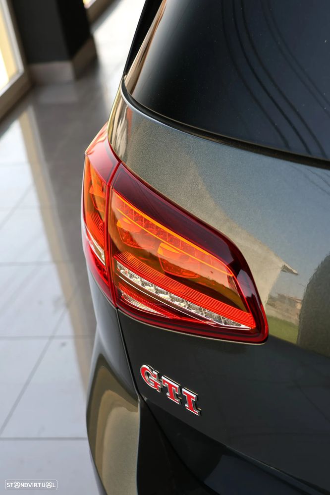VW Golf 2.0 TSi GTi DSG Performance - 11
