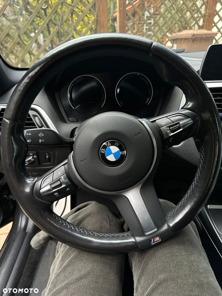 BMW Seria 2 220d xDrive - 9