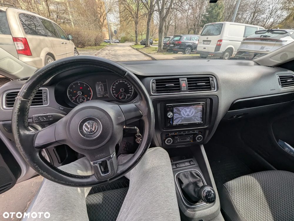 Volkswagen Jetta 1.4 TSI Comfortline - 26