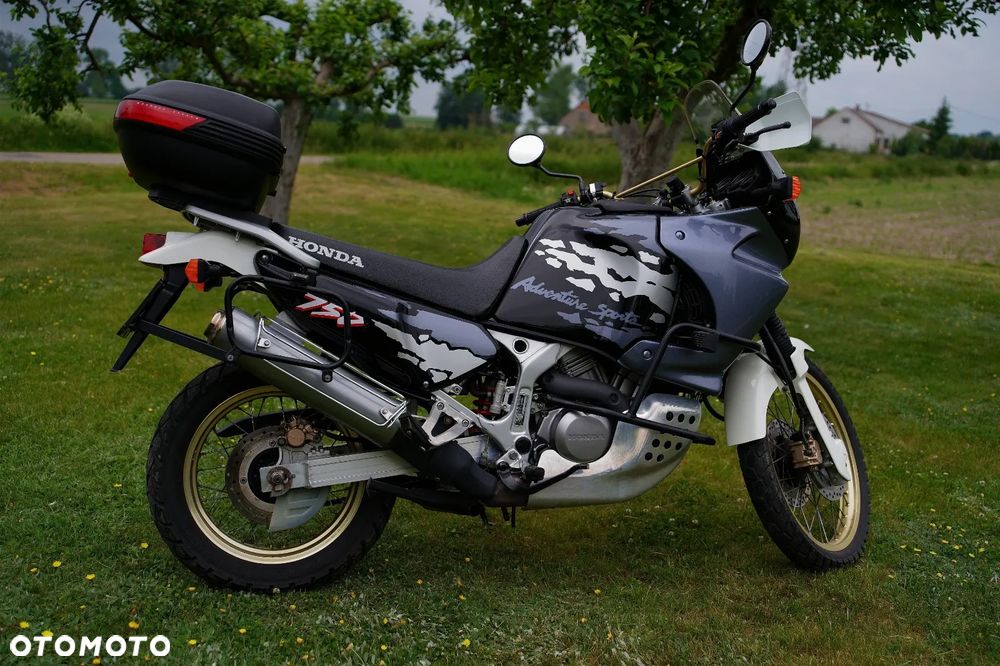 Honda XRV - 9