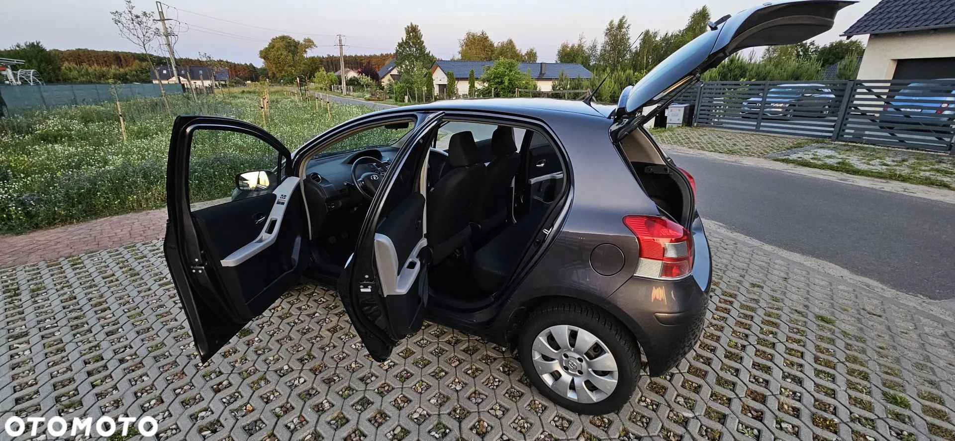 Toyota Yaris 1.33 Dynamic - 12