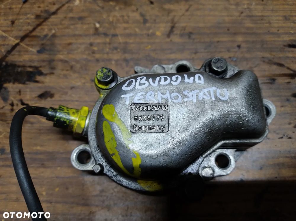 VOLVO XC90 2,9 obudowa termostatu 8636779 - 1