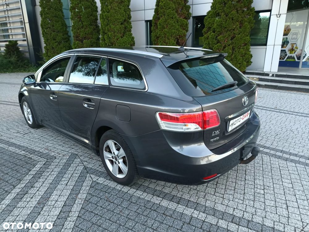 Toyota Avensis 1.6 Life - 4