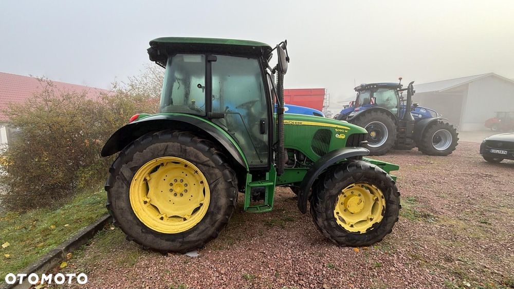 John Deere 5090M - 2