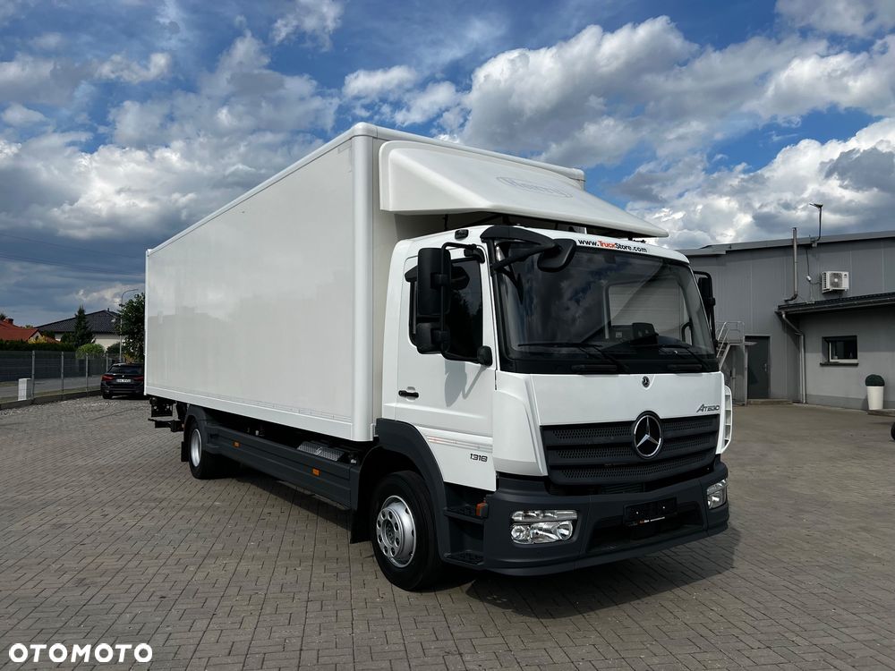 Mercedes-Benz - 1
