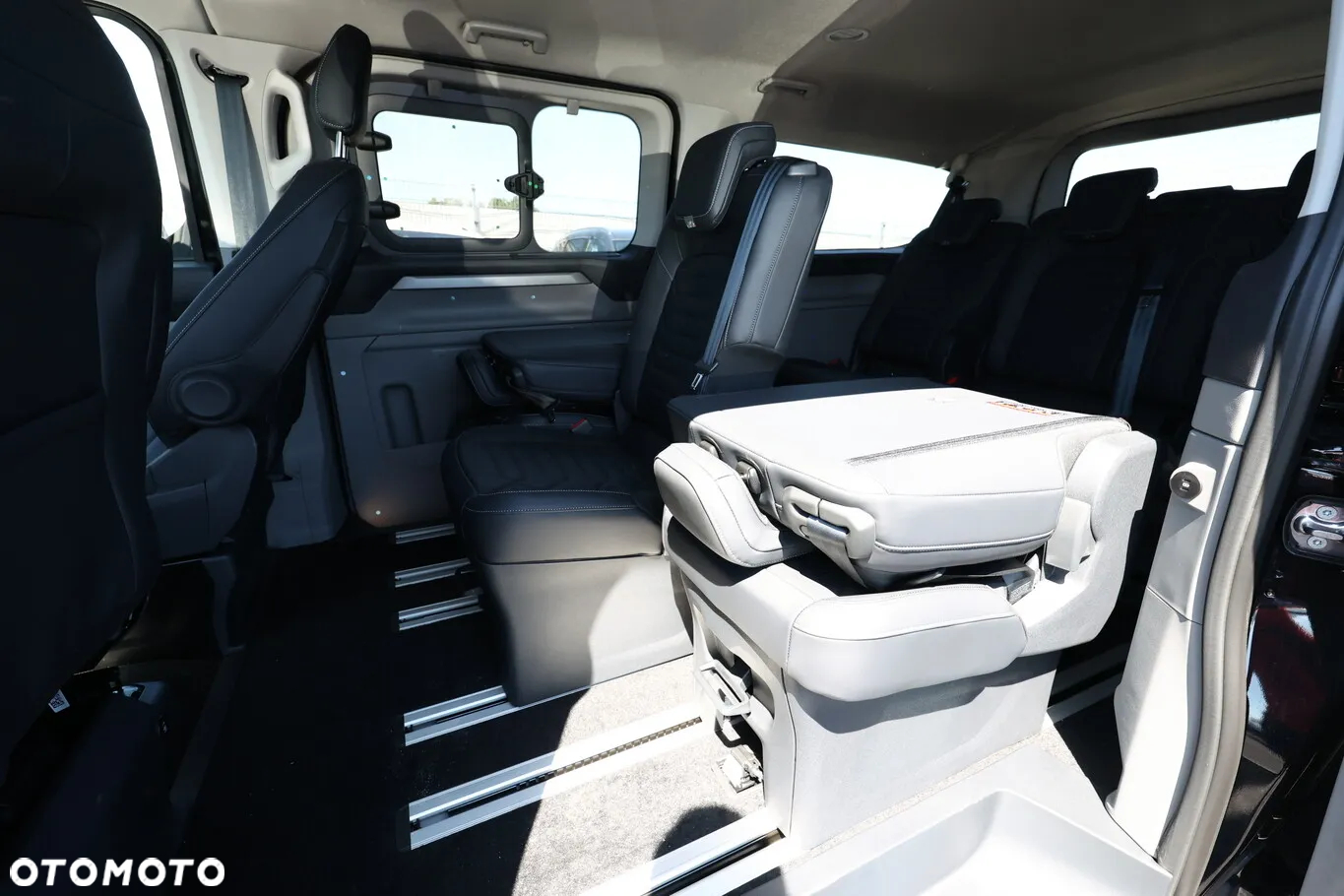Ford Tourneo Custom 320 L2H1 VA Autm Titanium - 5