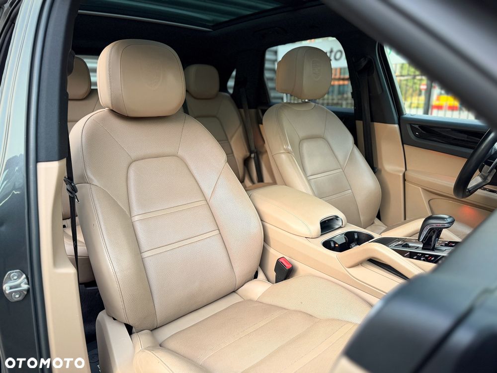 Porsche Cayenne Platinum Edition - 23