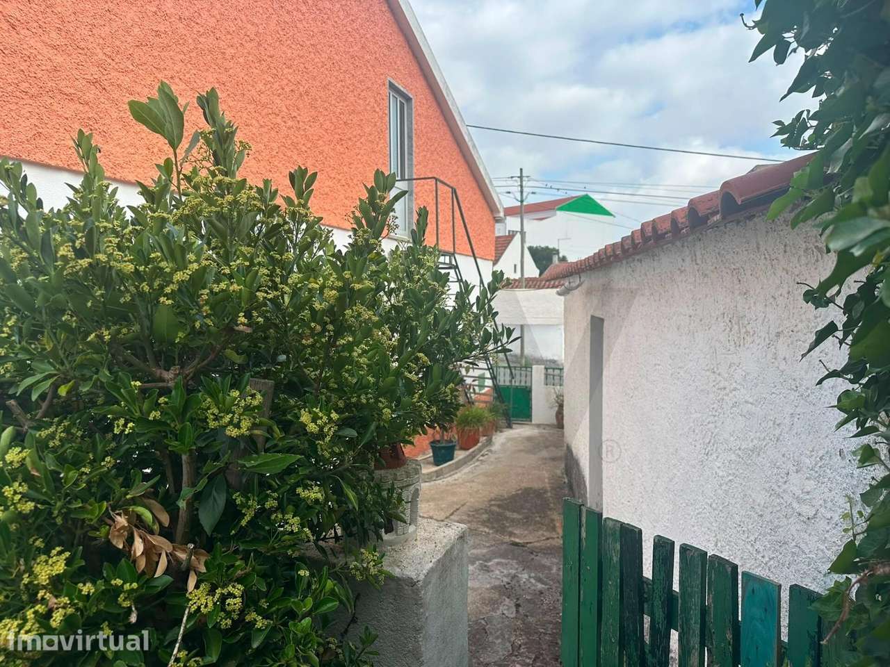 Moradia T2 com adega e bom sotão, adega e quintal - Grande imagem: 2/18