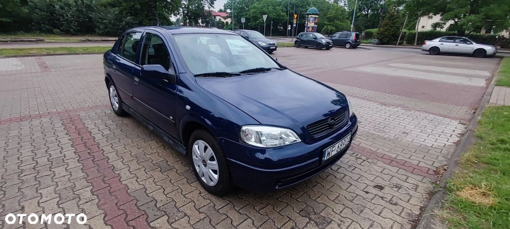 Opel Astra 1.4 Essentia - 11