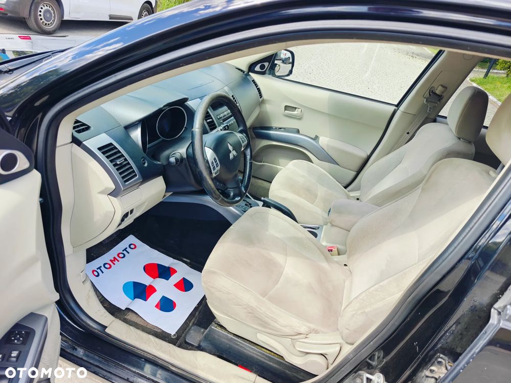 Mitsubishi Outlander 3.0 V6 XLS - 10