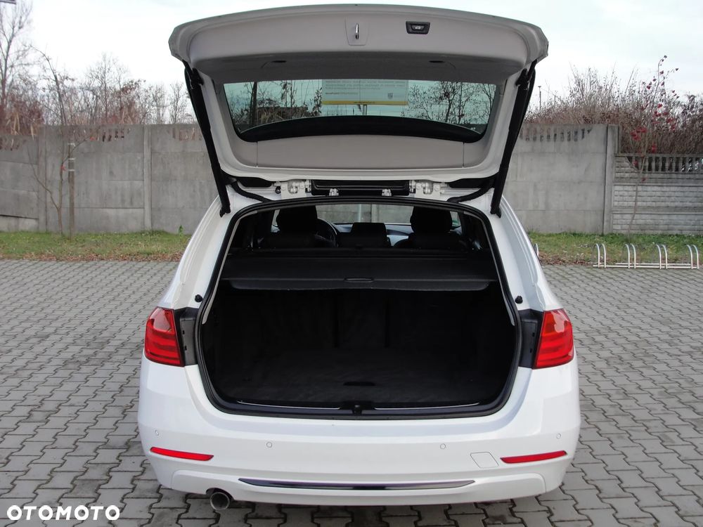 BMW Seria 3 318d Blue Performance Sport Line - 33