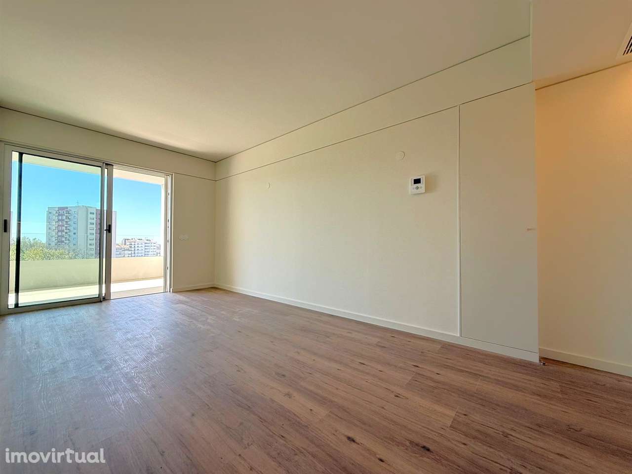 T1 c/ Varanda Sul/Poente, Garagem e Arrumo em Ramalde - Grande imagem: 4/15