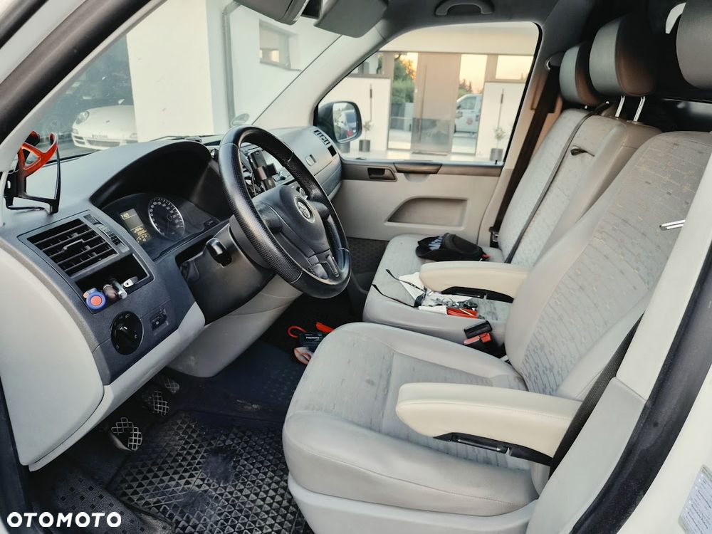 Volkswagen Transporter - 9
