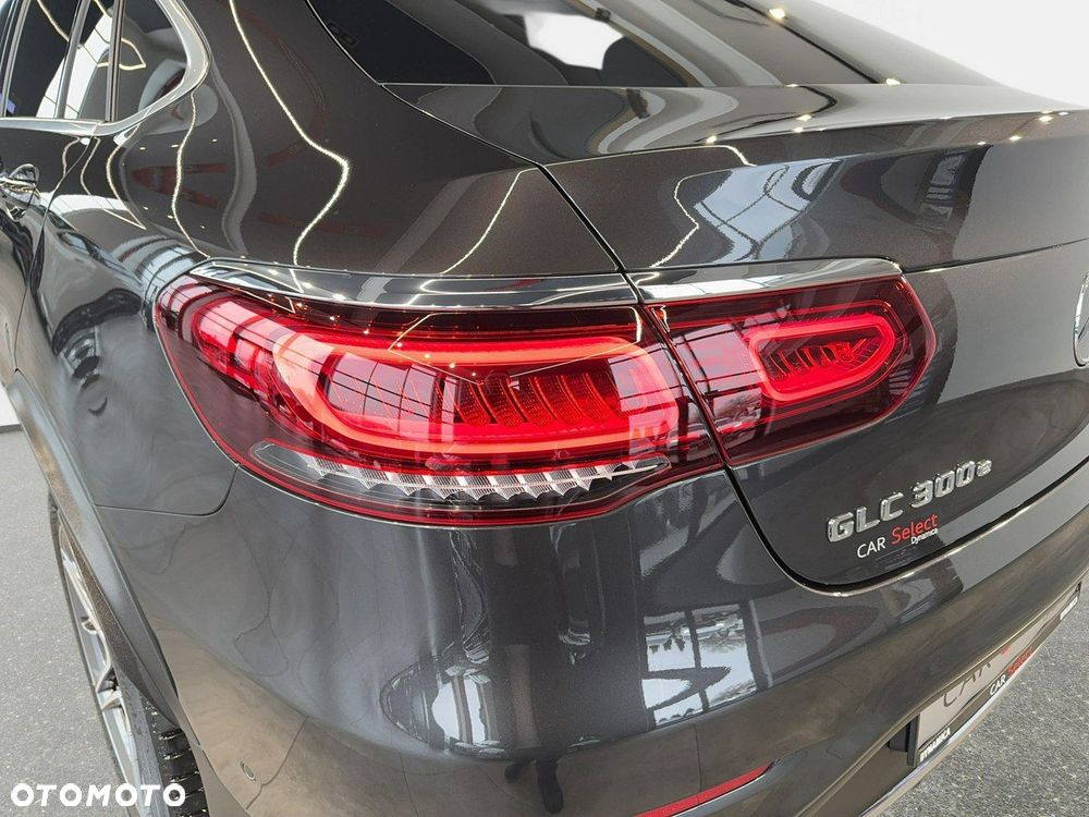 Mercedes-Benz GLC - 12
