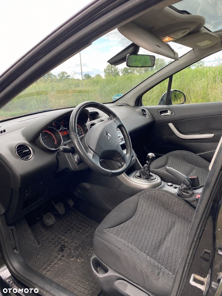 Peugeot 308 - 8