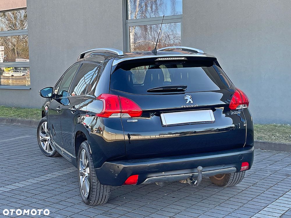 Peugeot 2008 PureTech 130 GPF Black Edition - 10
