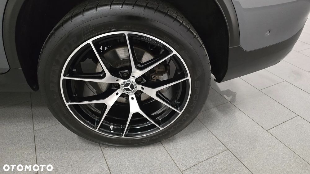 Mercedes-Benz GLC 300 de 4Matic 9G-TRONIC AMG Line Plus - 12