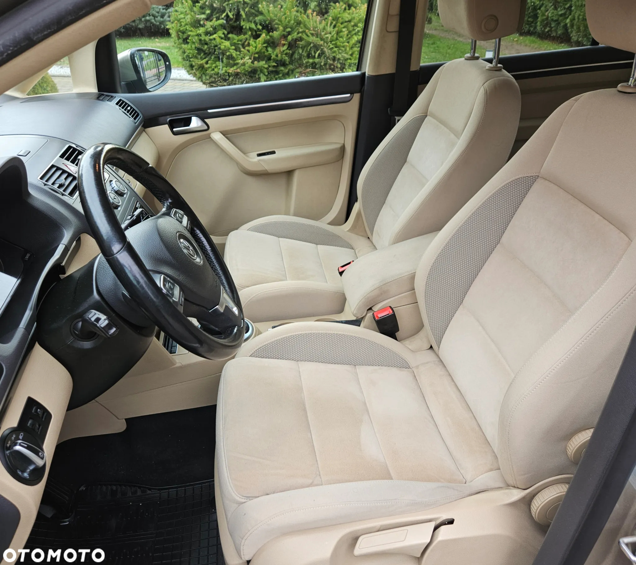 Volkswagen Touran 2.0 TDI DPF Highline DSG - 10