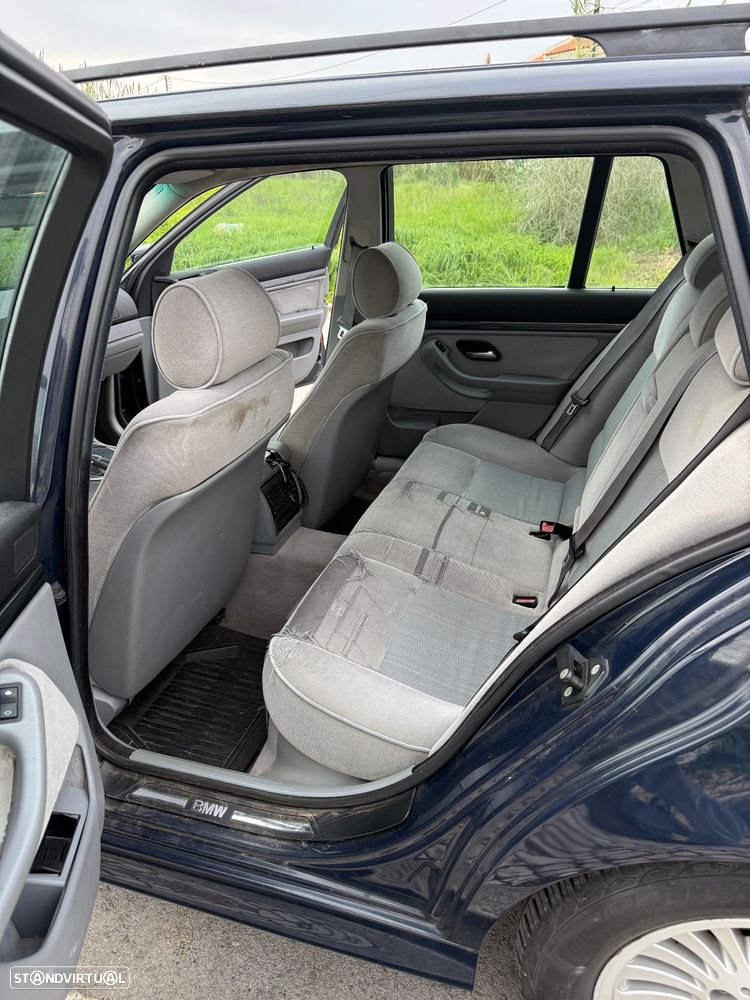 BMW 525 tds A Touring - 10