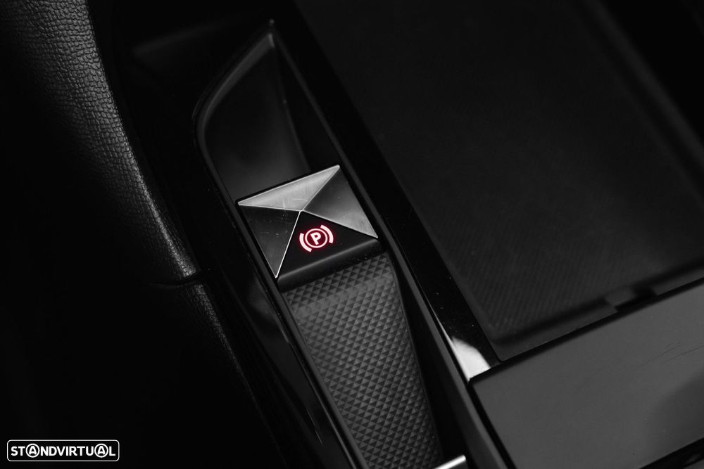 DS DS3 Crossback E-TENSE PERFORMANCE LINE - 34