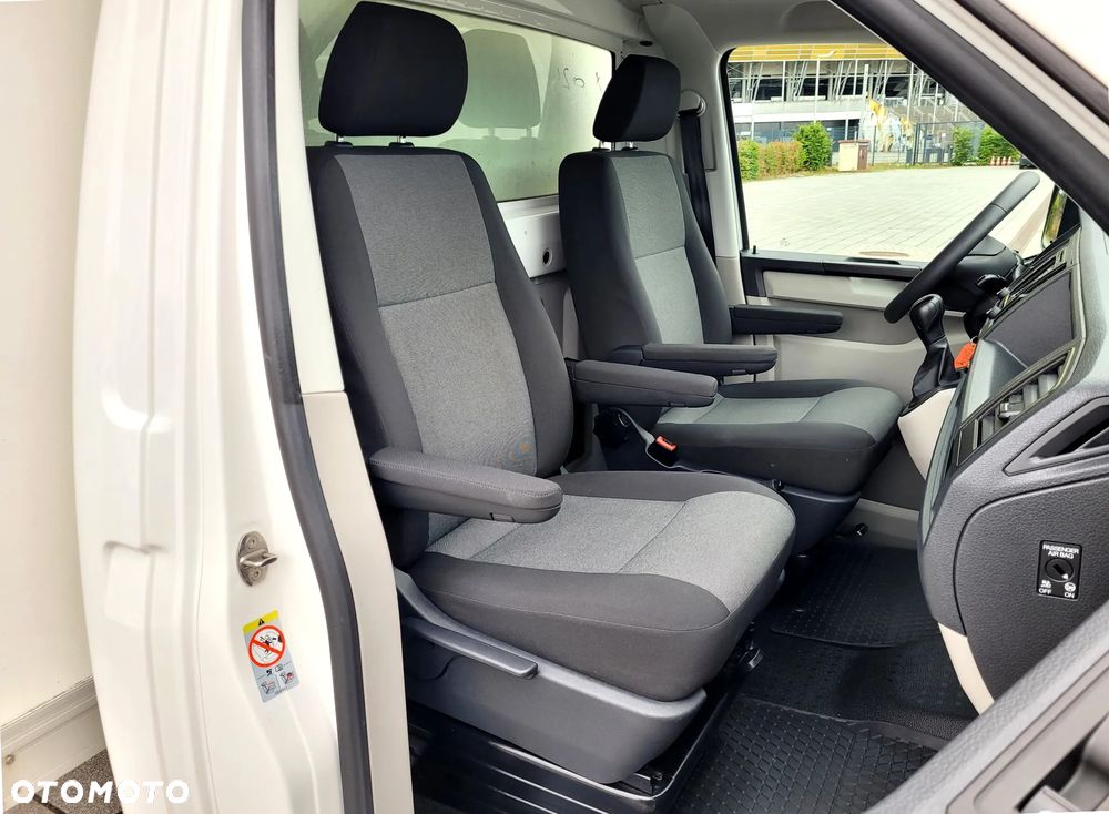 Volkswagen Transporter DSG KONTENER 8EP+WINDA750kg+DRZWI BOCZNE KLIMA KAMERA TEMPOMAT FV23% - 26