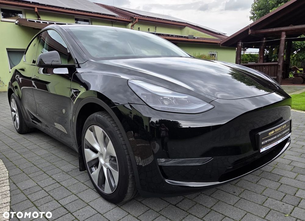 Tesla Model Y Long Range Dual Motor AWD - 17