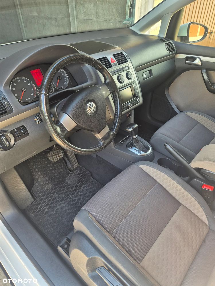 Volkswagen Touran 1.4 TSI Cross DSG - 23