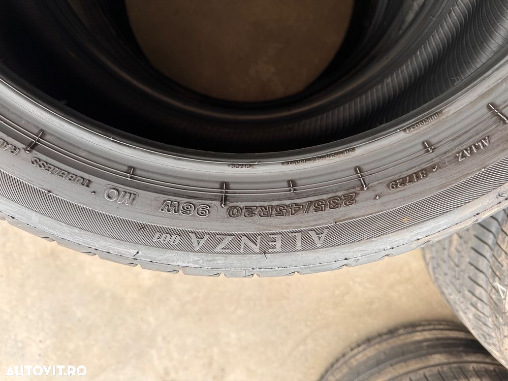 Vând 2 anvelope 235/45/20 bridgestone de vară cu runflat ca noi - 4