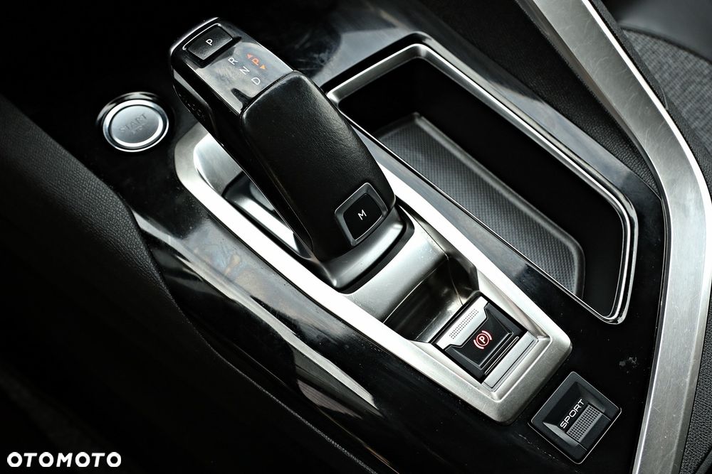 Peugeot 3008 BlueHDi 180 Stop & Start EAT8 GT - 32