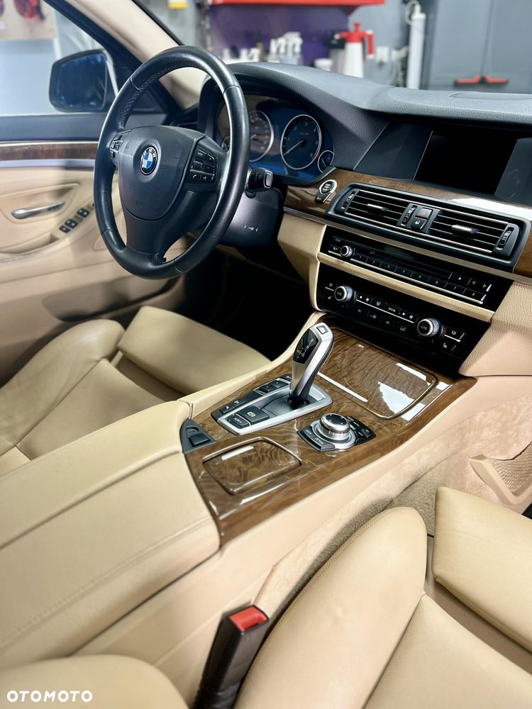 BMW Seria 5 530d xDrive Sport-Aut Modern Line - 11