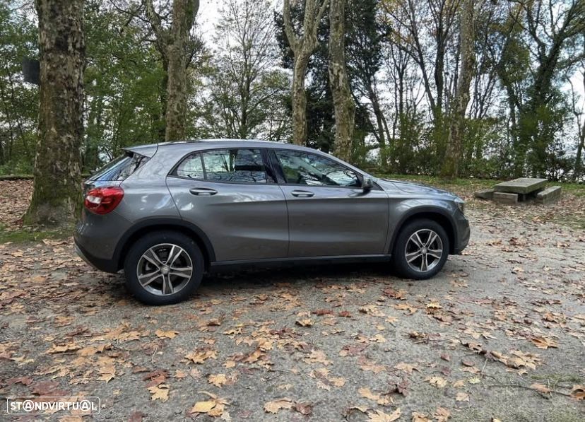 Mercedes-Benz GLA 180 7G-DCT Activity Edition - 4