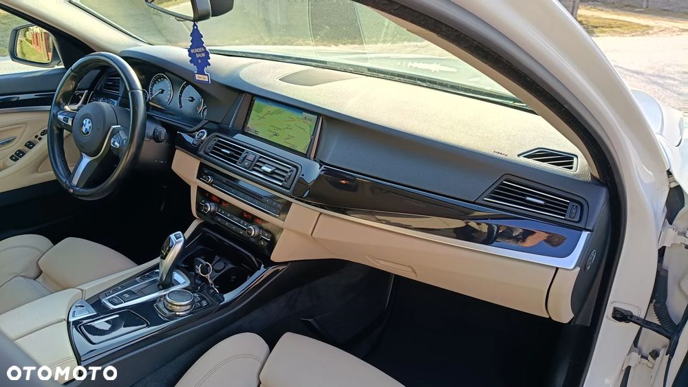 BMW Seria 5 530d xDrive Modern Line - 22