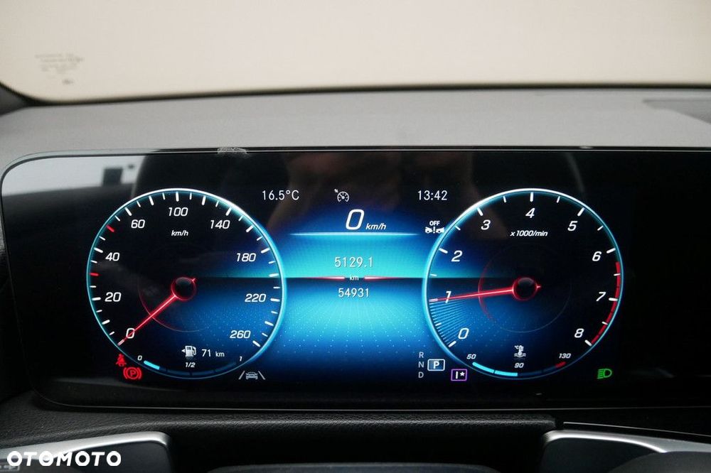 Mercedes-Benz GLB - 9