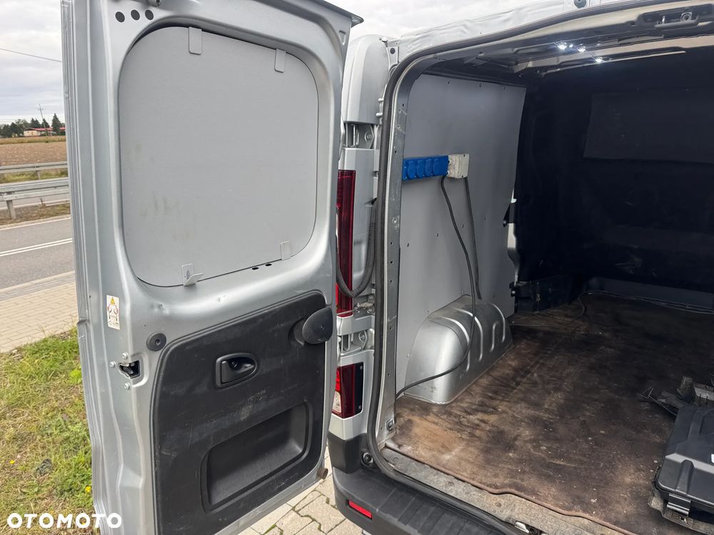 Renault TRAFIC - 13