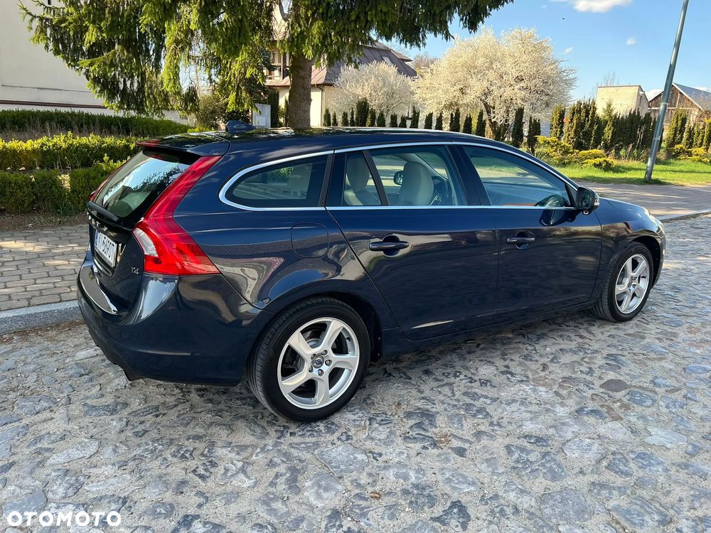Volvo V60 T4 Summum - 17
