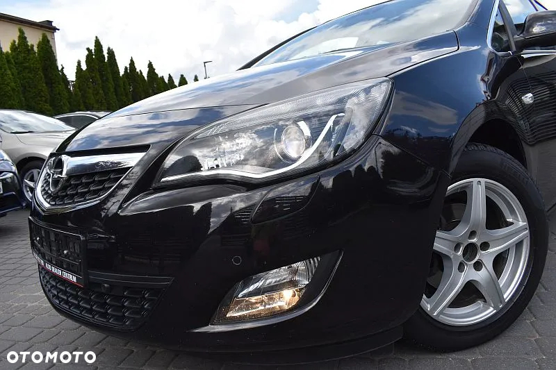 Opel Astra IV 1.4 T Cosmo - 29