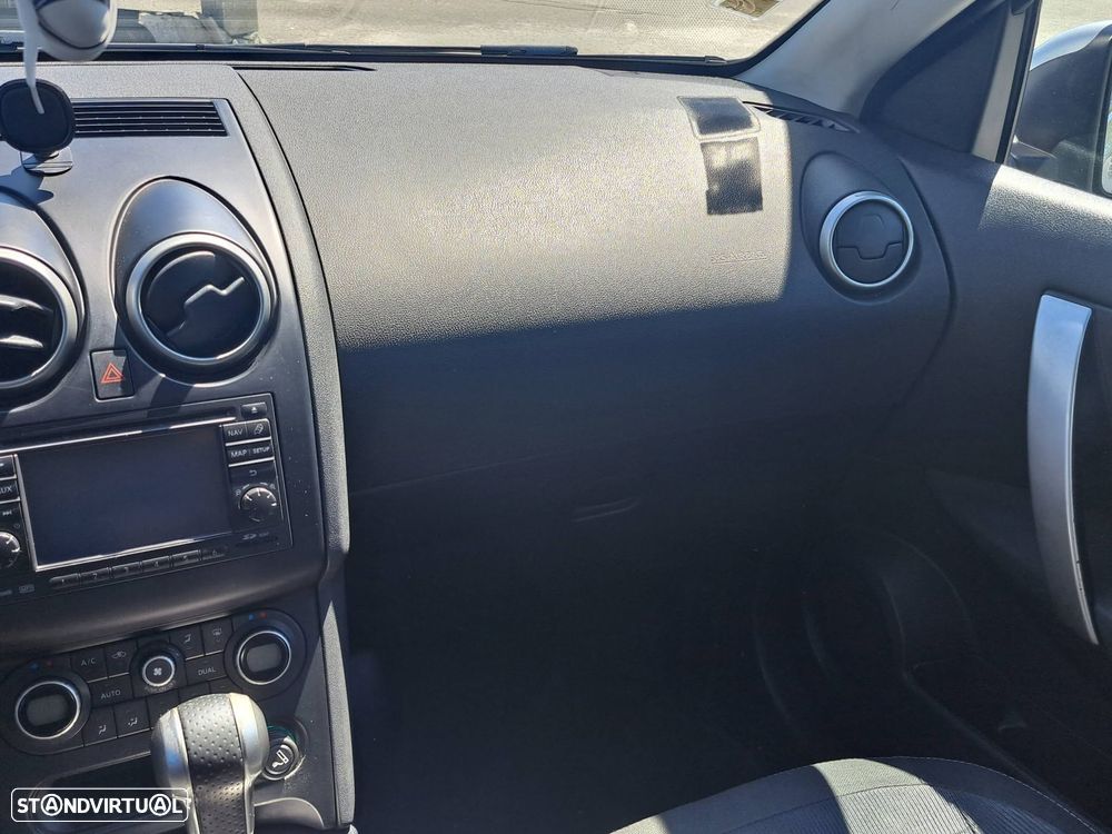 Nissan Qashqai 2.0 dCi 4 x 4 DPF Aut tekna - 16