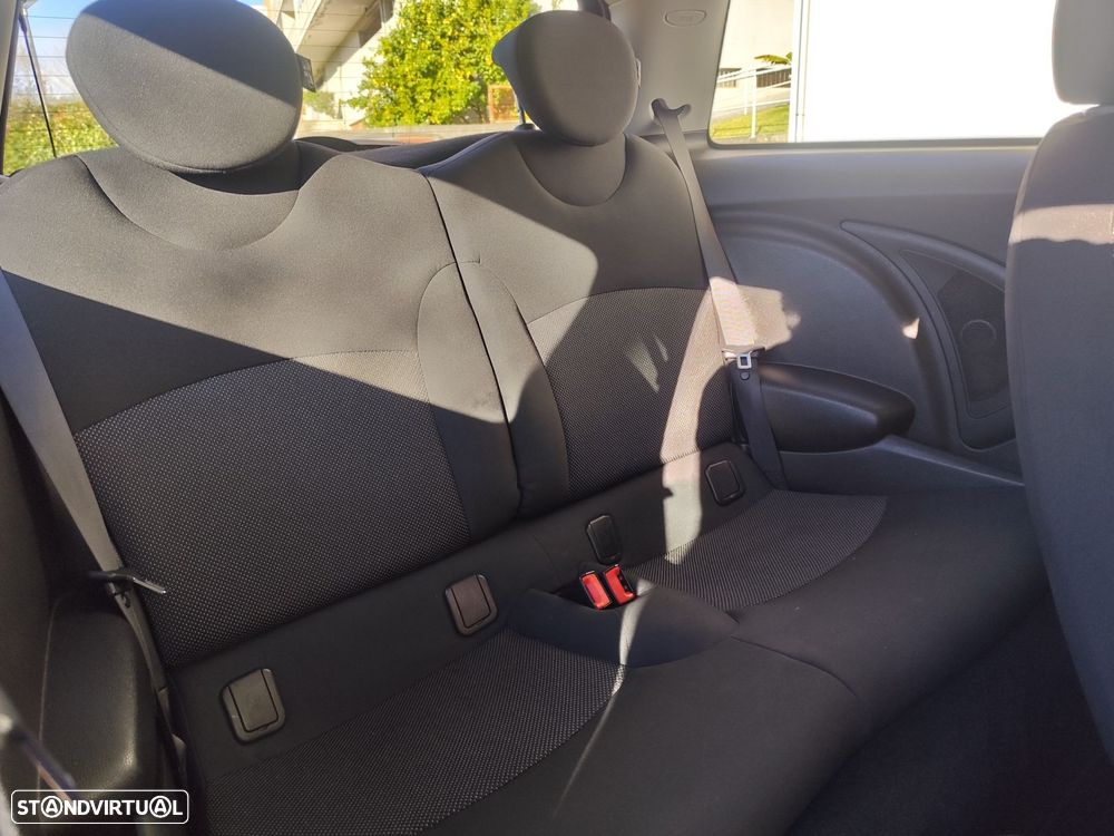 MINI 3 Portas Cooper D - 22