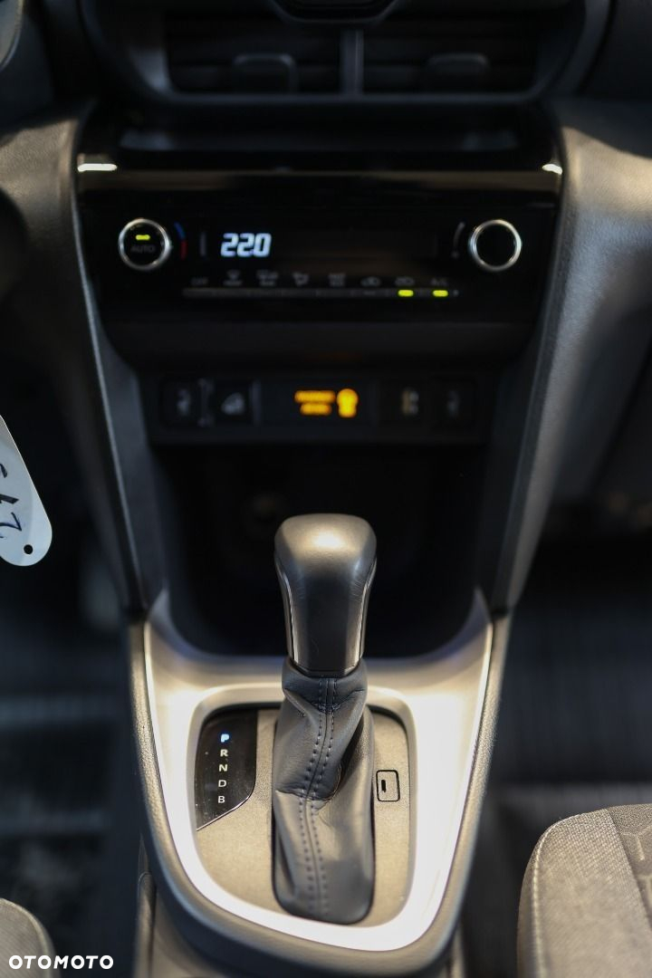 Toyota Yaris - 30